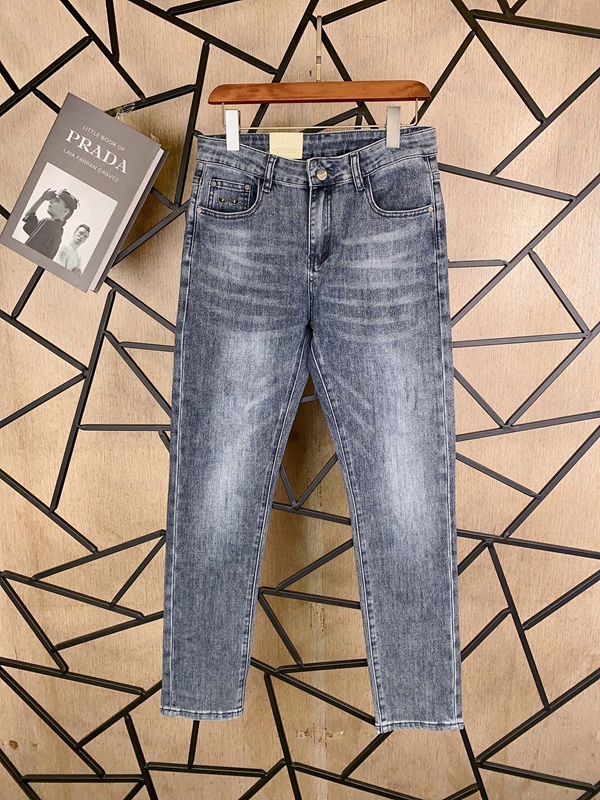 ブランドジーンズ側面デザイン